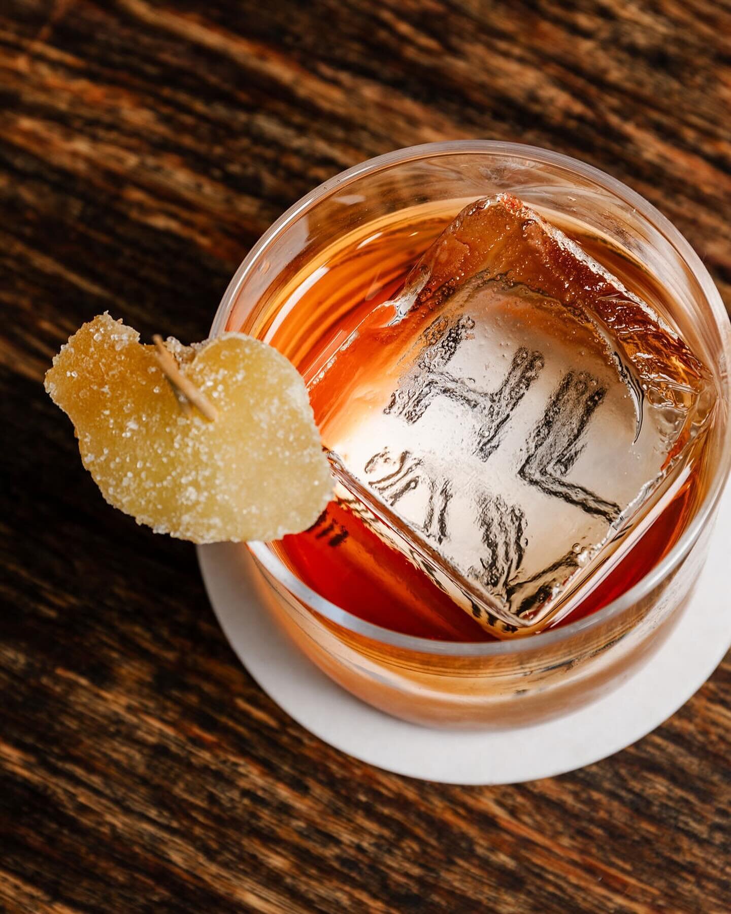 we&rsquo;re here to suuuurve 🤌🏽🤌🏽 meet On the Fly, our rose-gold Negroni by @mr_diaz ✨🥃✨ @kilingabacanora, @brucato_amaro Woodlands, Nonino Aperitivo #HLAYforever