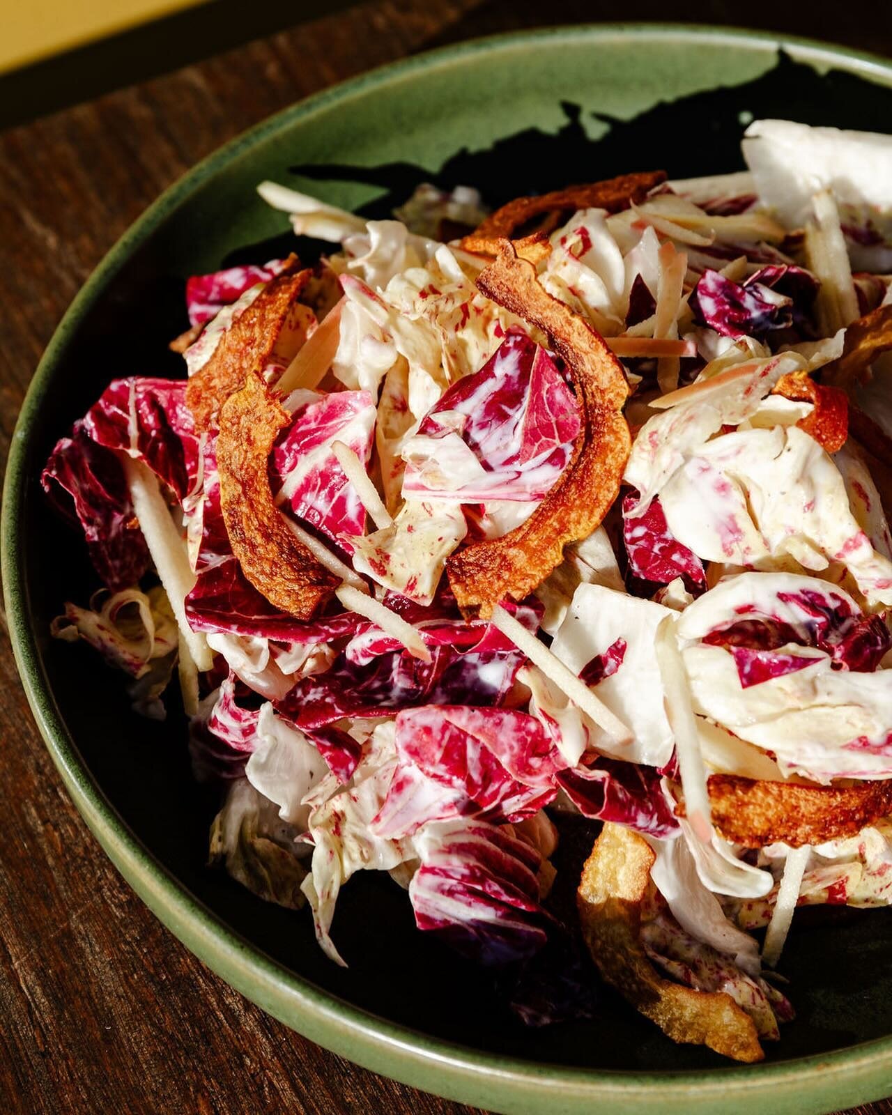 SALAD of chicories, date butter, fantasies, dressing of goat cheese, teaser to a burger, just being honest 😌
@dannygotdonuts and @mr_diaz behind the bar tonight, lfg!